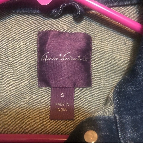 Women’s Denim Jacket Size Small in Excellent Used Condition - Picture 4 of 5